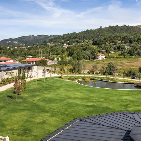 Amoure - The Leading Of The World 5* براغا