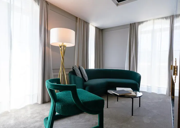 Maison Albar - Amoure - The Leading Of The World 布拉加